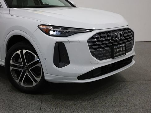 Used 2025 Audi Q5 Premium w/ Premium Plus AWD/4WD image 3