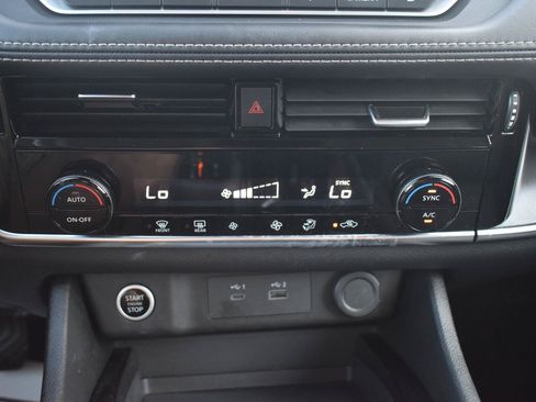 Used 2023 Nissan Rogue SV FWD image 37