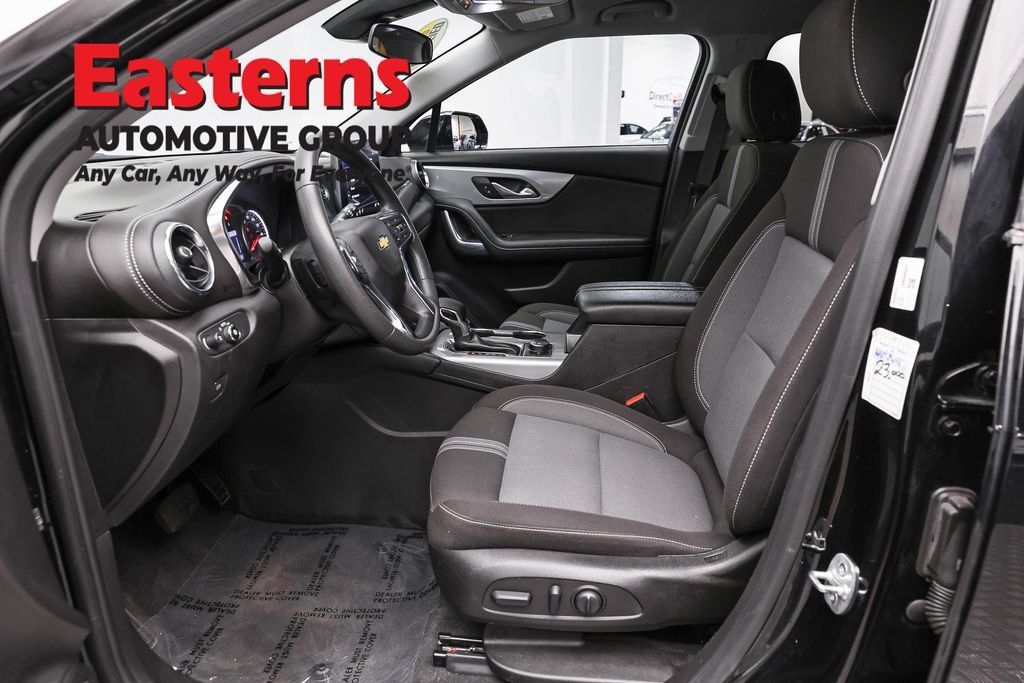 Used 2025 Chevrolet Blazer LT FWD image 14