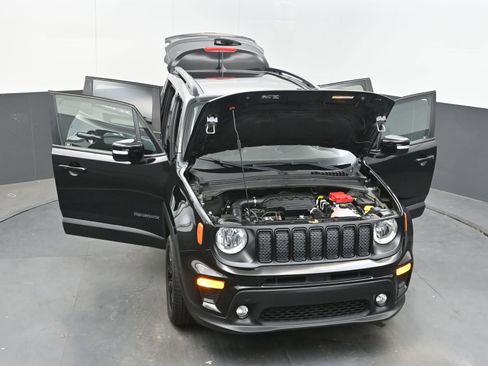 Used 2023 Jeep Renegade Altitude w/ Sun/Sound Group AWD/4WD image 42