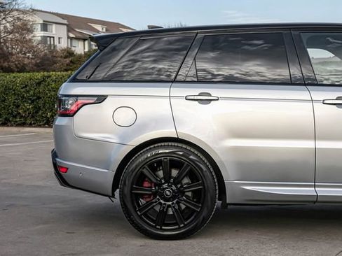 Used 2020 Land Rover Range Rover Sport HST image 11