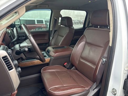 Used 2016 Chevrolet Silverado 2500 High Country w/ High Country Premium Package image 4