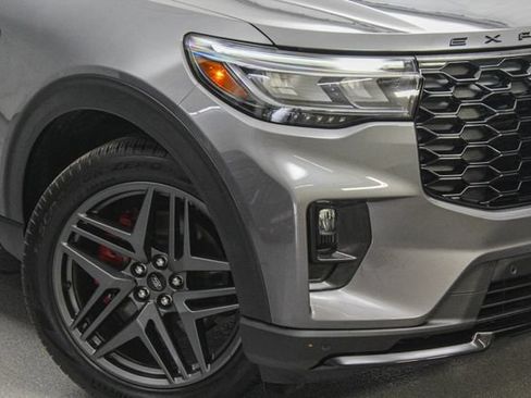 Certified 2025 Ford Explorer ST AWD/4WD image 2