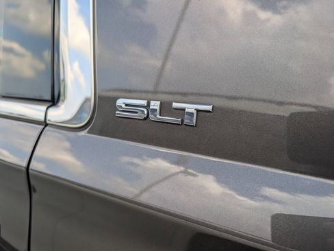 Used 2019 GMC Yukon XL SLT image 13