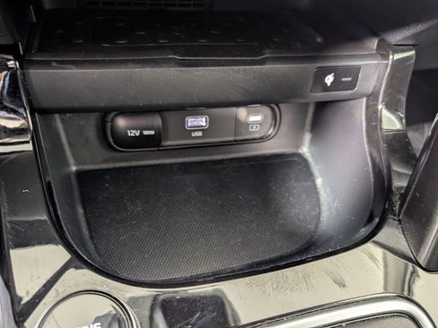 Used 2025 Kia Seltos EX FWD image 19