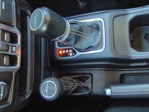 Used 2020 Jeep Gladiator Overland image 14