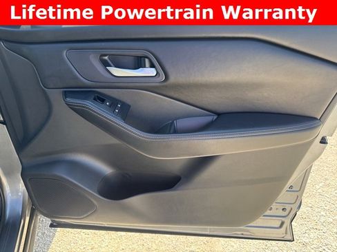 Used 2024 Nissan Rogue SV image 14