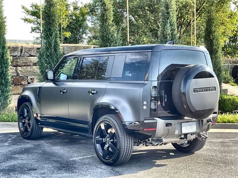 Used 2025 Land Rover Defender 110 V8 image 3