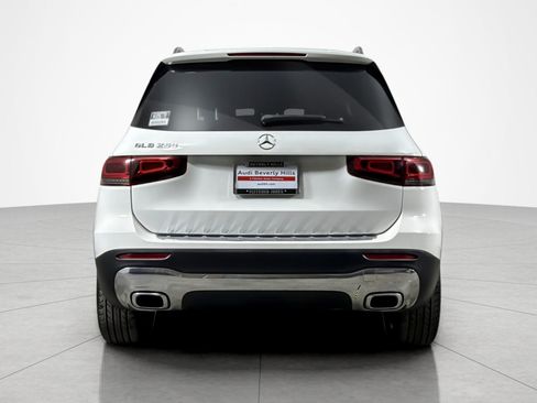 Used 2022 Mercedes-Benz GLB 250 w/ Premium Package Lite image 4
