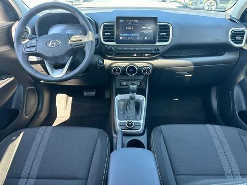 Used 2026 Hyundai Venue SEL FWD image 6