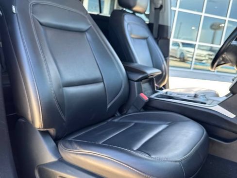 Used 2022 Ford Explorer XLT w/ Equipment Group 202A AWD/4WD image 20