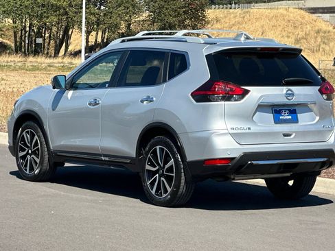 Used 2019 Nissan Rogue SL w/ Premium Package AWD/4WD image 5