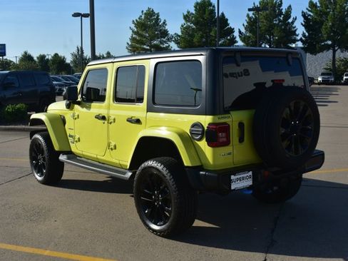Used 2023 Jeep Wrangler Unlimited Sahara w/ Cold Weather Group AWD/4WD image 8