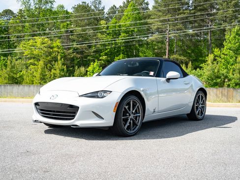 Used 2016 MAZDA MX-5 Miata Grand Touring RWD image 3