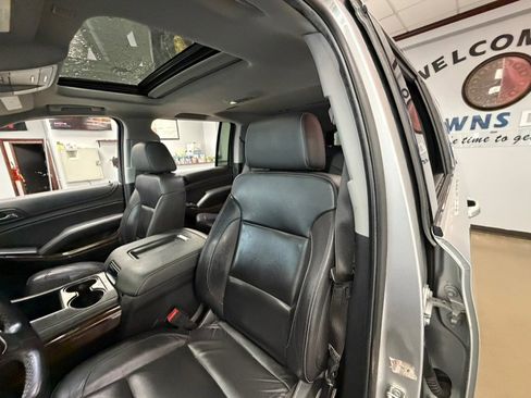 Used 2020 Chevrolet Suburban LT image 17