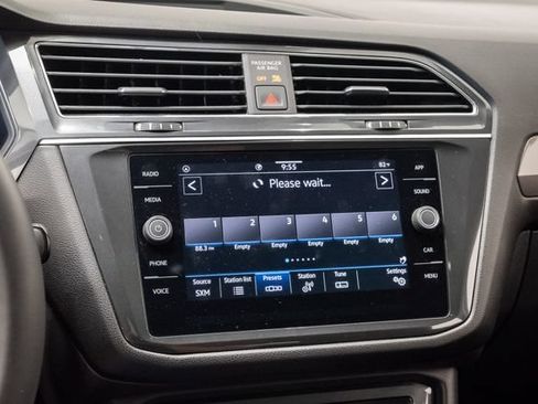 Used 2023 Volkswagen Tiguan SE FWD image 17