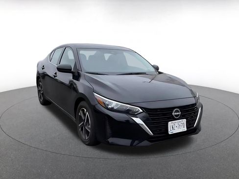 Used 2025 Nissan Sentra SV FWD image 2