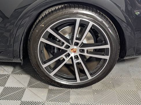 New 2026 Porsche Cayenne GTS AWD/4WD image 12