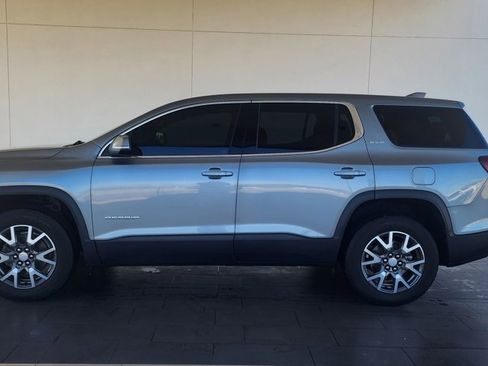 Used 2023 GMC Acadia SLE image 9