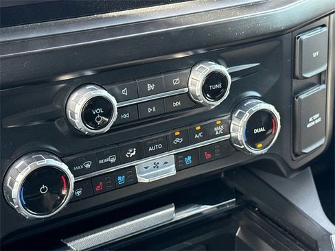 Used 2023 Ford F250 Lariat w/ Chrome Package image 26