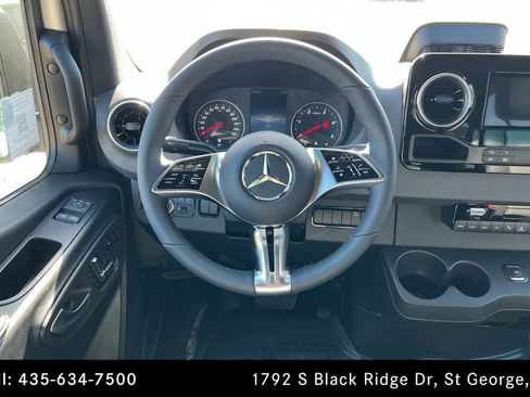 Used 2026 Mercedes-Benz Sprinter 2500 image 12