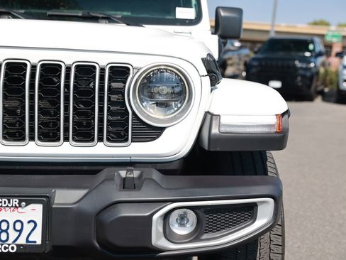Used 2025 Jeep Wrangler Unlimited Sahara w/ Safety Group AWD/4WD image 5