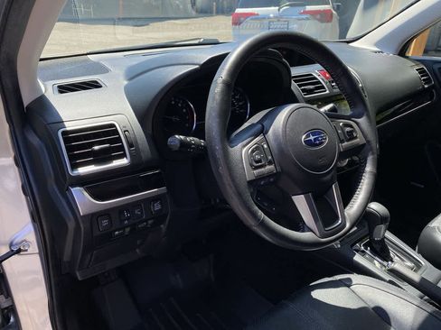 Used 2017 Subaru Forester 2.5i Touring w/ Popular Package #2 AWD/4WD image 2