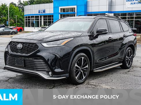 Used 2022 Toyota Highlander XSE AWD/4WD image 5