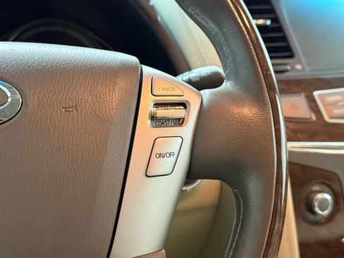 Used 2017 INFINITI QX80 Sport Utility 4D image 32