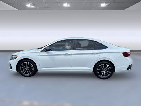 Used 2024 Volkswagen Jetta Sport FWD image 2