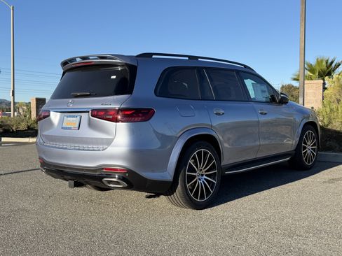 New 2026 Mercedes-Benz GLS 580 4MATIC image 8