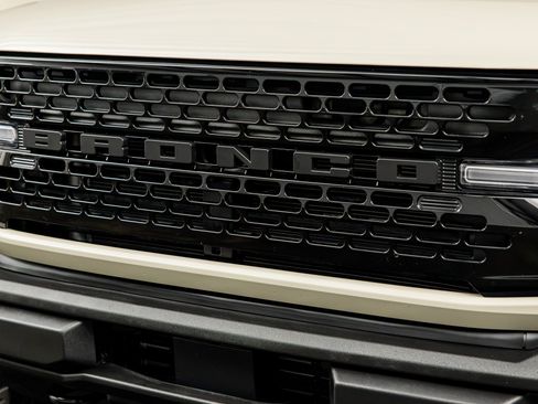 Used 2025 Ford Bronco Big Bend AWD/4WD image 4