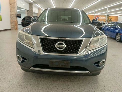 Used 2014 Nissan Pathfinder S FWD image 2