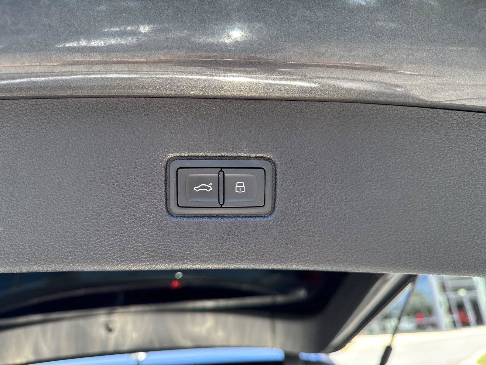 Used 2021 Audi Q7 3.0T Prestige AWD/4WD image 25