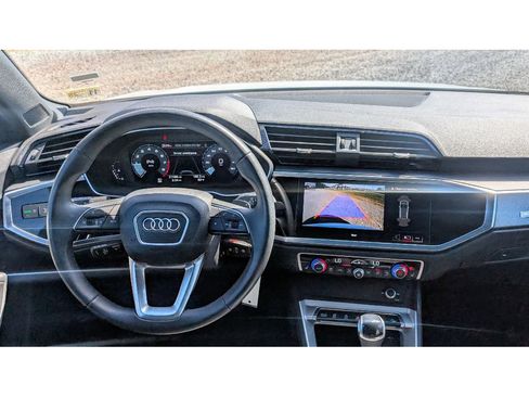 Used 2025 Audi Q3 2.0T Premium image 31