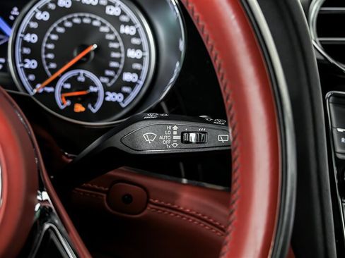 Used 2017 Bentley Bentayga AWD/4WD image 4