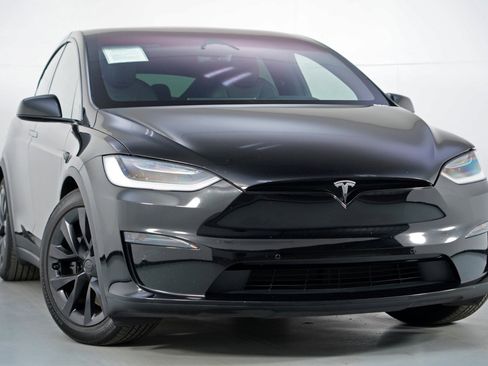 Used 2022 Tesla Model X Plaid image 4