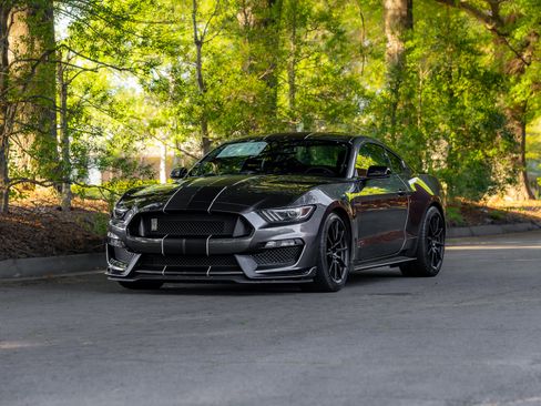 Used 2016 Ford Mustang Shelby GT350 w/ Technology Package image 44