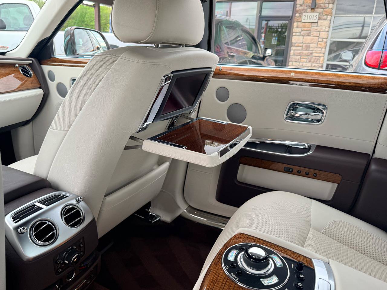 Used 2012 Rolls-Royce Ghost RWD image 38