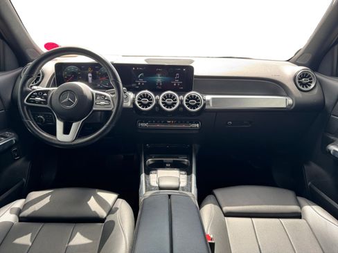 Used 2021 Mercedes-Benz GLB 250 w/ Premium Package image 12