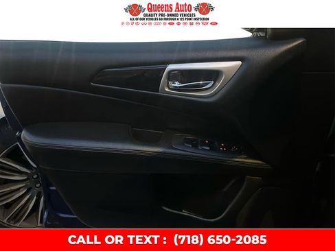 Used 2019 Nissan Pathfinder S image 22