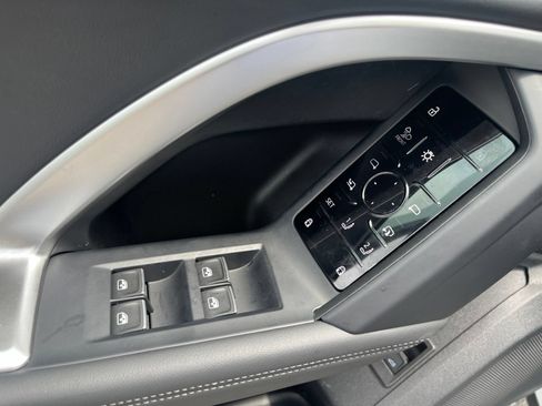 Used 2025 Audi Q5 Premium Plus w/ Premium Plus AWD/4WD image 13
