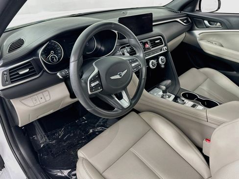 Used 2023 Genesis G70 2.0T RWD image 9