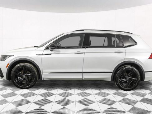 Used 2023 Volkswagen Tiguan SE R-Line image 19