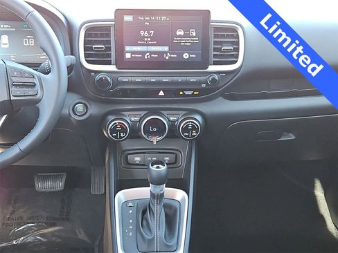 Certified 2025 Hyundai Venue Limited image 20