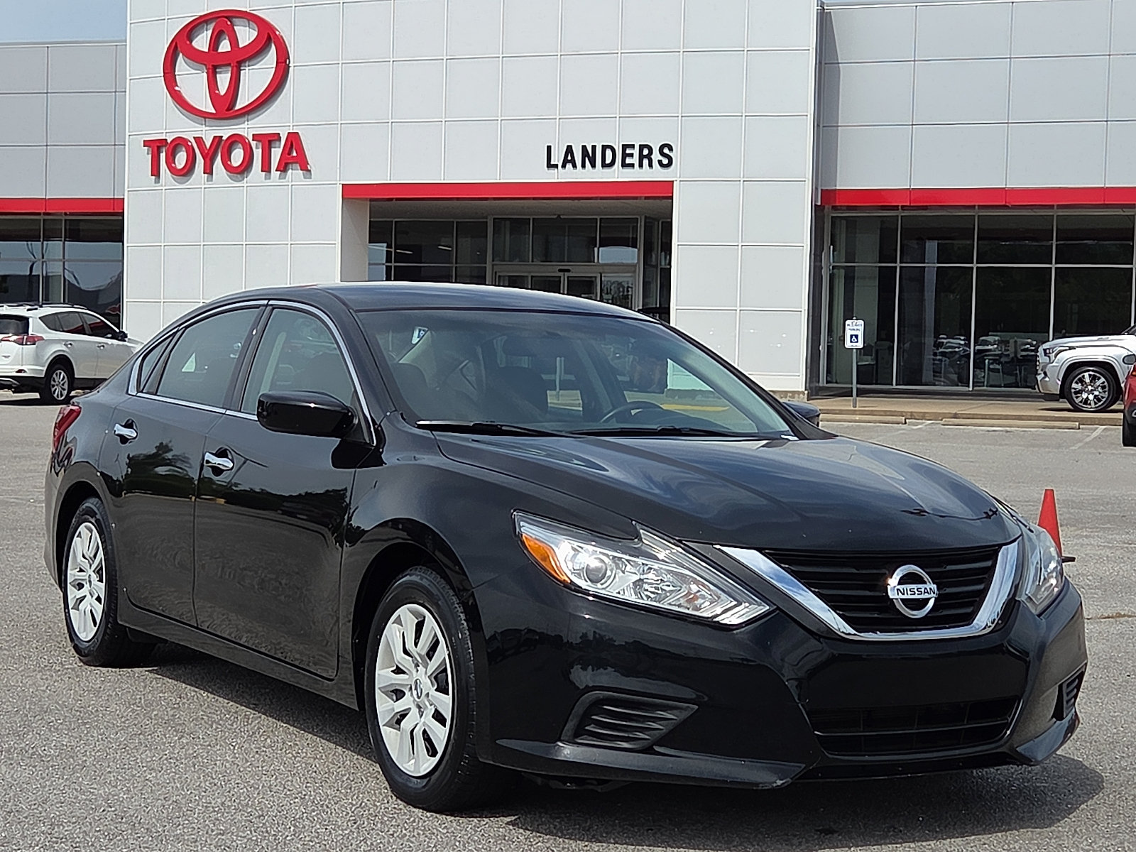 Used 2018 Nissan Altima 2.5 S FWD image 1