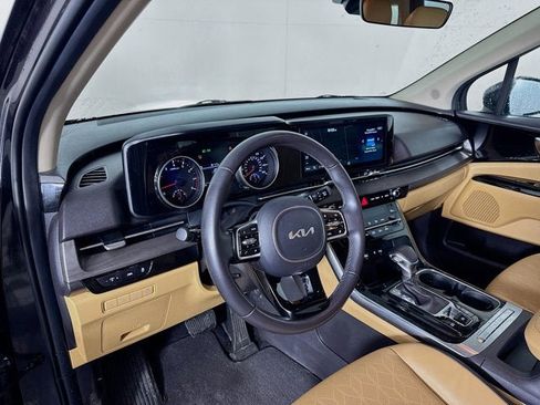 Certified 2024 Kia Carnival EX image 9
