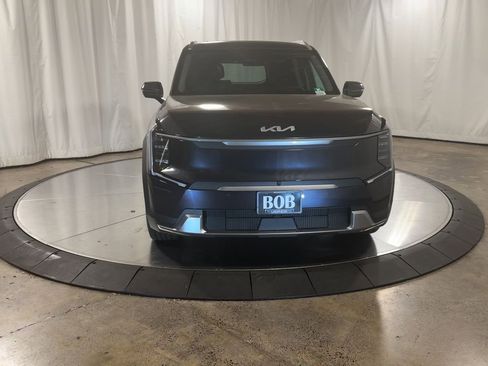 New 2026 Kia EV9 Wind image 5