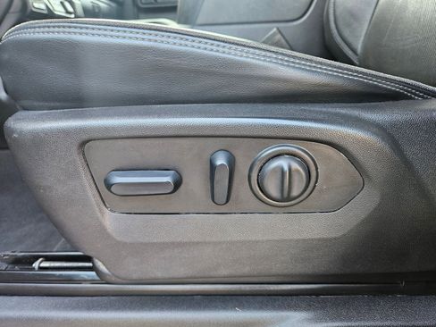 Used 2023 Chevrolet Silverado 2500 High Country image 59