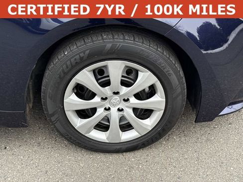 Used 2025 Toyota Corolla LE image 7